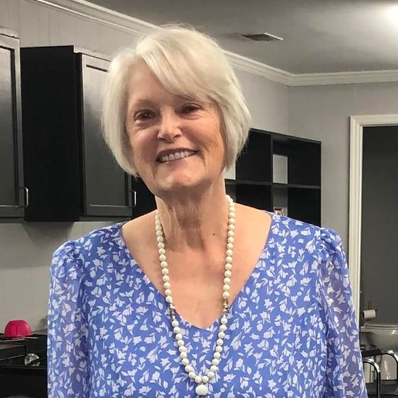 Meet your Posher, Lillian - Picture 1 of 1